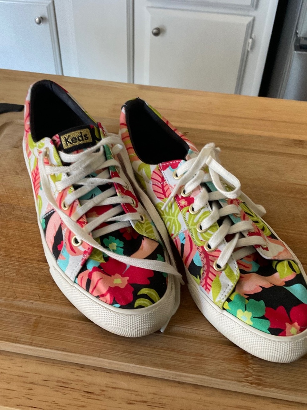KEDS Size 8